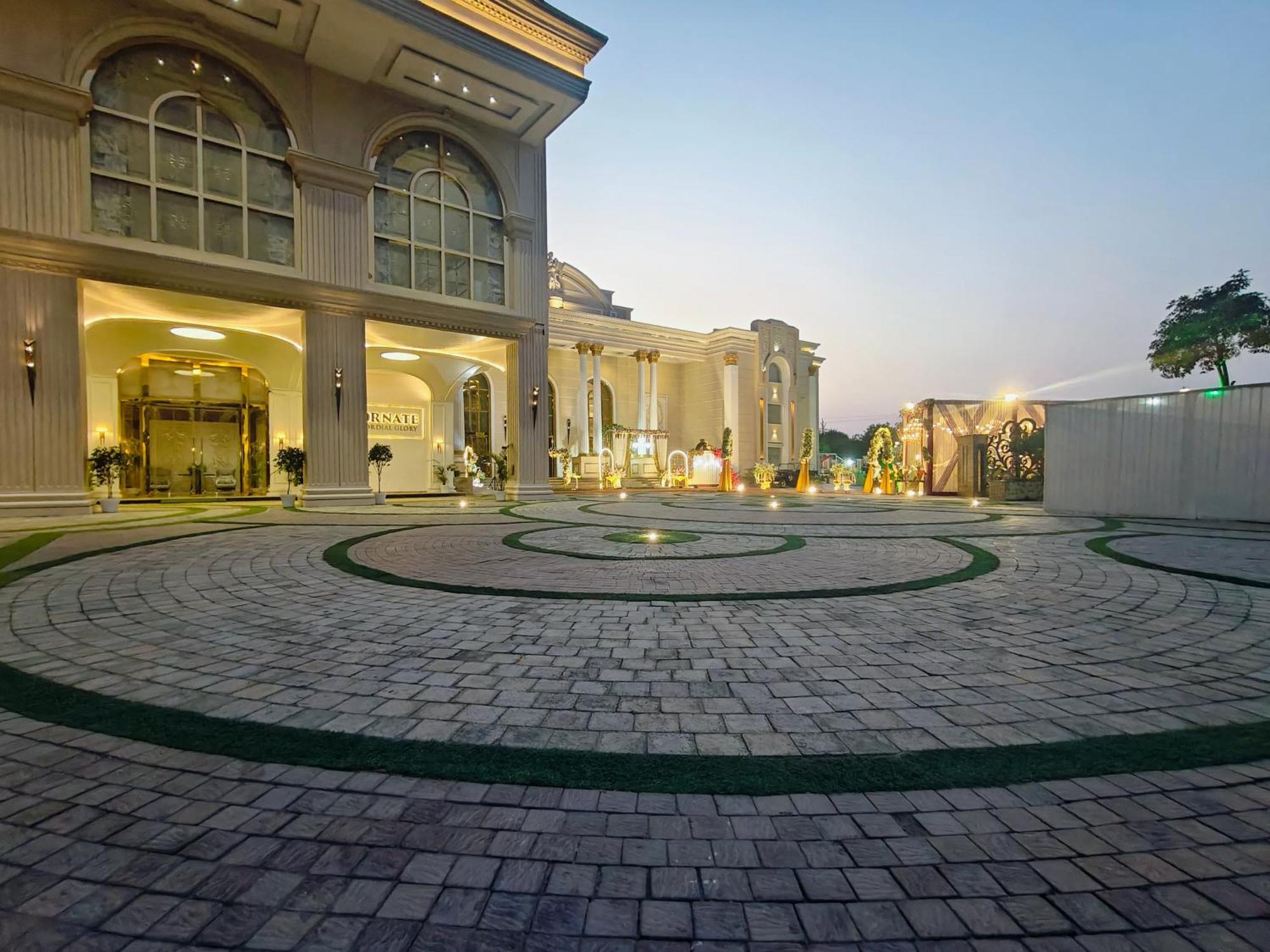 Ornate Lucknow Hotel Exterior photo